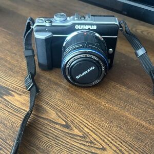 Olympus PEN E PL1  Digital Camera